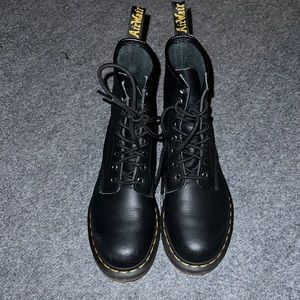 DR. MARTENS 1460 COMBAT BOOT- LIKE NEW